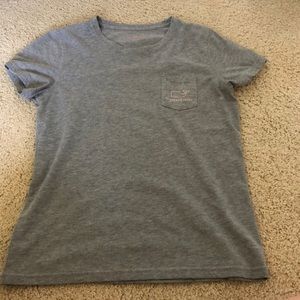 vineyard vines T-shirt
